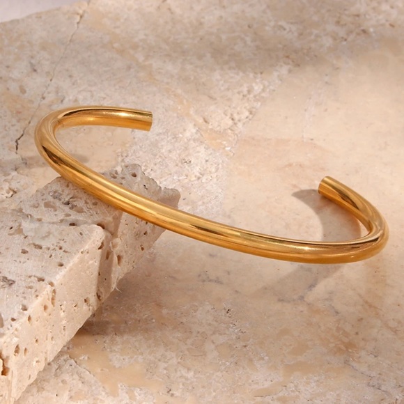 NEW 18K GOLD CUFF BANGLE BRACELET, NICE BRACELET, CUTE BRACELET - Picture 5 of 7